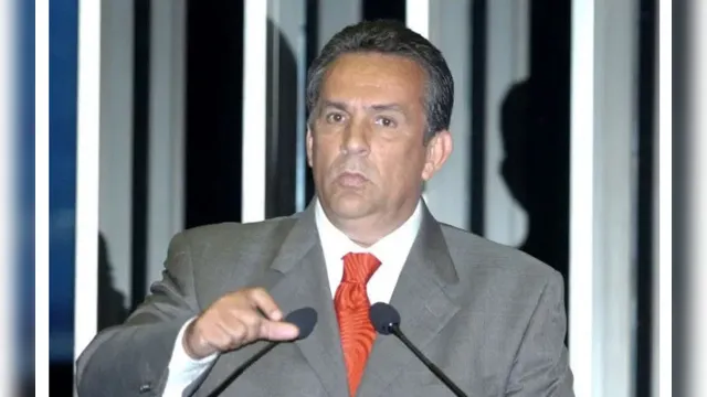 Imagem ilustrativa da notícia Ex-senador Luiz Otávio Campos é solto por decisão da Justiça 