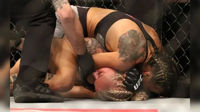Imagem ilustrativa da notícia Paraense coloca adversária para "dormir" ao retornar ao UFC; veja o vídeo!