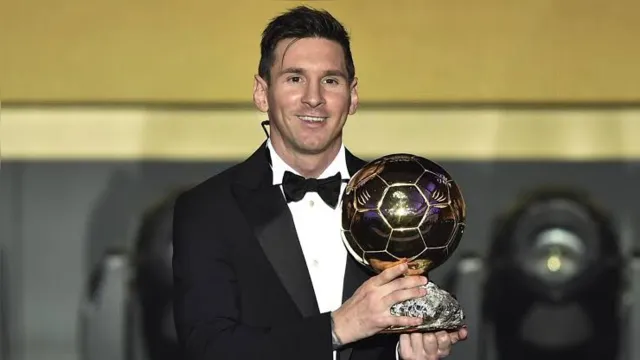 Imagem ilustrativa da notícia Lionel Messi leva bola de ouro pela 6ª vez