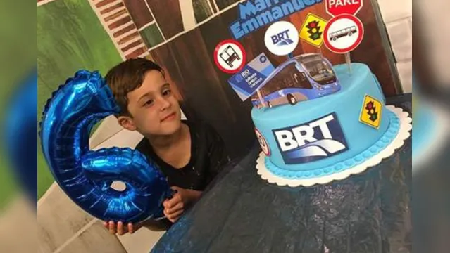 Imagem ilustrativa da notícia Menino ganha festa de aniversário com tema do BRT e crachá de 'fiscalzinho'
