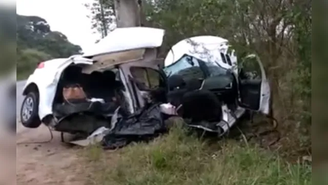 Imagem ilustrativa da notícia Mulher morre após carro partir ao meio em acidente; veja o vídeo!