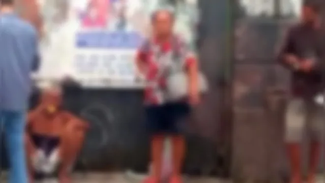 Imagem ilustrativa da notícia 'Vovó do tráfico': vídeo mostra idosa vendendo drogas no comércio de Belém