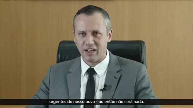 Imagem ilustrativa da notícia Bolsonaro demite secretário de Cultura após citação de ministro nazista