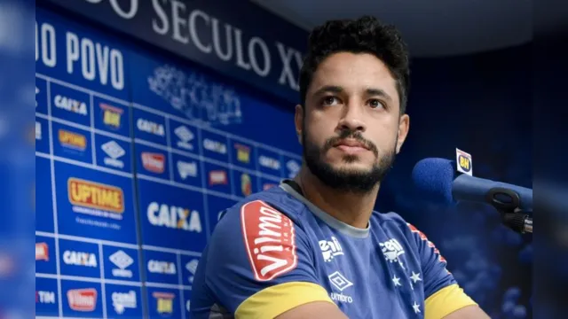 Imagem ilustrativa da notícia Zagueiro fica no Cruzeiro após rebaixamento para Série B