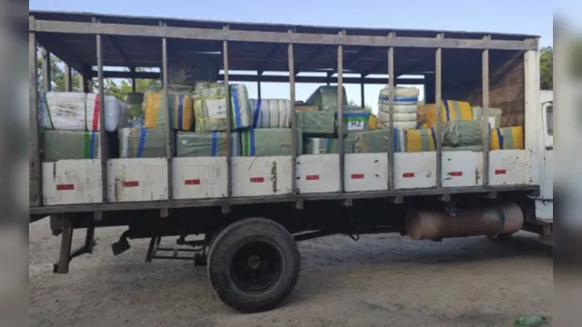 Imagem ilustrativa da notícia Mais de 30 toneladas em produtos sem nota fiscal são apreendidos em Bragança