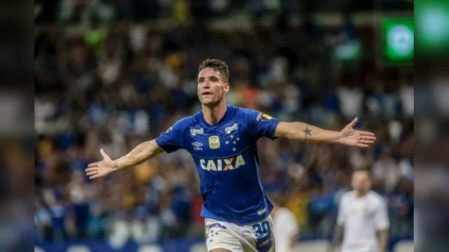 Imagem ilustrativa da notícia Thiago Neves não aceita acordo com o Cruzeiro e caso pode ir pra justiça