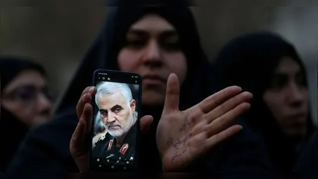 Imagem ilustrativa da notícia Corpo
de general chega ao Irã em meio a troca de hostilidades com os EUA