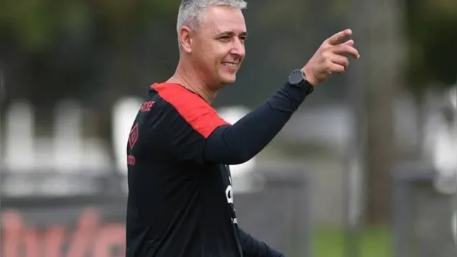 Imagem ilustrativa da notícia Novo treinador do Corinthians-SP se reúne com dirigentes