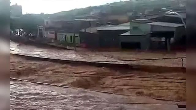 Imagem ilustrativa da notícia Sobe para 12 o número de mortes causadas pelas chuvas em Minas Gerais