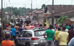 A dupla praticava assaltos na cidade desde o início da manhã quando foi interceptada por policiais da Rocam do município.