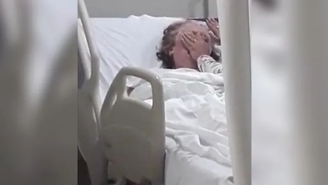 Imagem ilustrativa da notícia Vídeo! Filha tenta matar a mãe e polícia desconfia de motivo banal