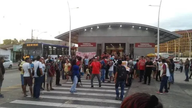 Imagem ilustrativa da notícia Arrastão no terminal do BRT Maracacuera assusta usuários. Veja o vídeo