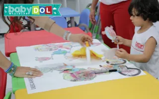 Especialista explica a importância do acompanhamento dos pais na hora da lição de casa e como tornar a tarefa escolar mais atrativa. 