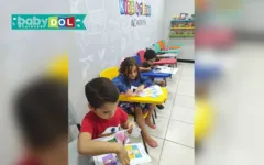 A criança desenvolve várias habilidades quando aprende um segundo idioma desde a primeira infância.