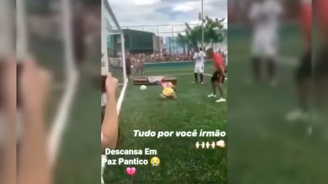 Imagem ilustrativa da notícia Jovem morto 'faz gol' dentro de caixão e vídeo viraliza. Veja!