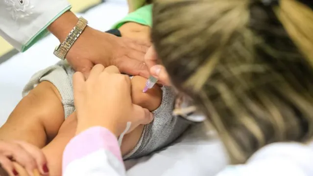 Imagem ilustrativa da notícia Estado alerta crianças e jovens a se vacinarem contra o sarampo