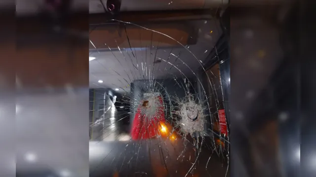 Imagem ilustrativa da notícia Ônibus
que levava árbitros para jogo em Marabá é assaltado