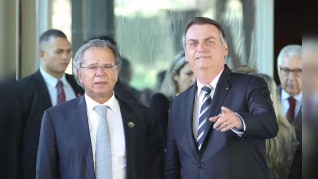 Imagem ilustrativa da notícia Bolsonaro diz não responder por atos de Guedes após fala sobre domésticas na Disney