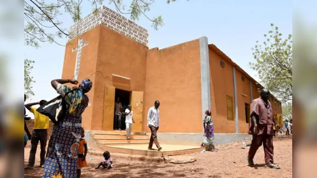 Imagem ilustrativa da notícia Ataque
contra igreja evangélica mata 24 pessoas em Burkina Fasso