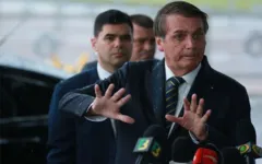 Imagem ilustrativa da notícia Bolsonaro diz que não pode ser ameaçado e seria um golpe isolar o presidente