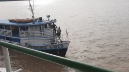 Imagem ilustrativa da notícia Governo do Amapá vai contratar empresa para içar barco do Rio Jari