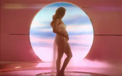 Imagem ilustrativa da notícia Katy Perry anuncia gravidez de seu primeiro filho em novo clipe; confira!