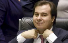 Imagem ilustrativa da notícia Maia chama MP de capenga e Congresso estuda devolver medida que suspende contratos