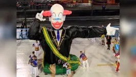 Imagem ilustrativa da notícia Escola de samba leva Bozo gigante com faixa presidencial em desfile 