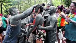 Imagem ilustrativa da notícia Pretinhos do Mangue atrai 25 mil brincantes para a “lama”