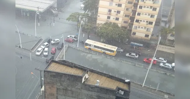 Imagem ilustrativa da notícia Águas de março castigam Belém com mais de 11 horas de chuva