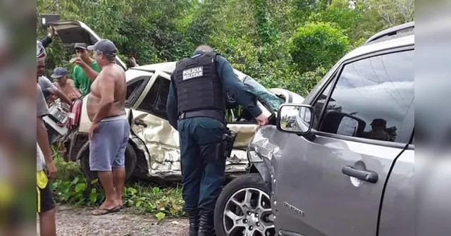 Imagem ilustrativa da notícia Colisão deixa condutor gravemente ferido em rodovia paraense