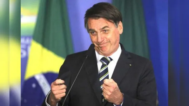 Imagem ilustrativa da notícia Chamado de "genocida", Bolsonaro recua em MP que suspendia salários