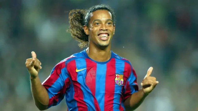 Imagem ilustrativa da notícia Ronaldinho Gaúcho: veja momentos incríveis da carreira do gênio da bola
