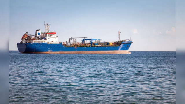Imagem ilustrativa da notícia Marinha confirma dois vazamentos em navio com minério no Maranhão