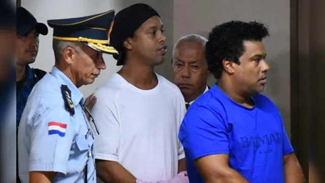 Imagem ilustrativa da notícia Ronaldinho pode ter cometido outros crimes no Paraguai