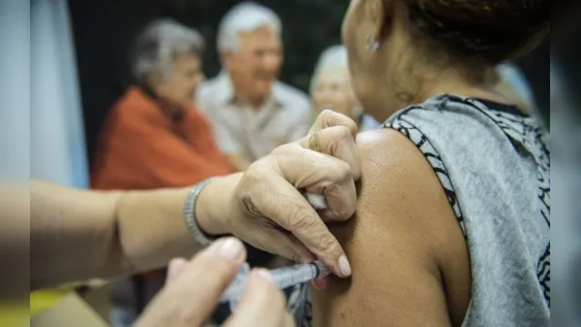 Imagem ilustrativa da notícia Com drive-thru, Uepa mantém quatro locais para vacinar idosos 