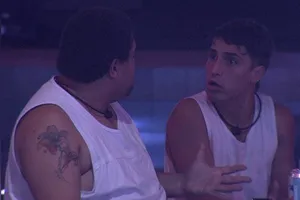 Babu e Prior durante uma discussão na festa da última sexta-feira (27)