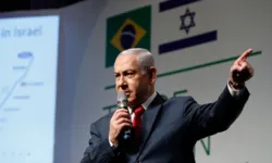 Imagem ilustrativa da notícia Netanyahu se diz vítima de golpe em início de julgamento