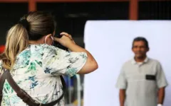 Renata Amorim fez imagens dos 270 abrigados, que serão usadas em documentos oficiais, como a carteira de identidade.