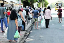 Passageiros devem sempre usar máscaras e higienizar as mãos, entre outras ações de prevenção.