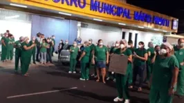 Protesto foi realizado na noite desta quarta-feira (15)