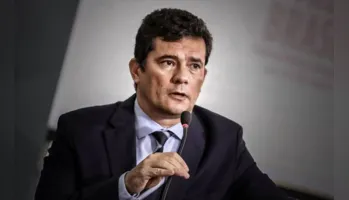 Imagem ilustrativa da notícia Moro mostra mensagens que contradizem Bolsonaro: "Não estou a venda"