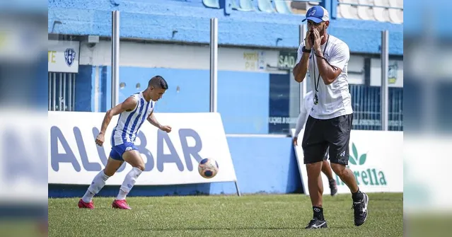 Imagem ilustrativa da notícia Sem férias: bicolores pegam no pesado durante a quarentena