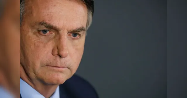 Imagem ilustrativa da notícia Brasileiro
mergulha no esgoto e não acontece nada, diz Bolsonaro ao minimizar coronavírus