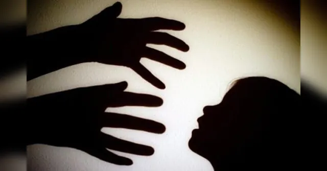 Imagem ilustrativa da notícia Avó deixa celular gravando e flagra namorado estuprando a neta