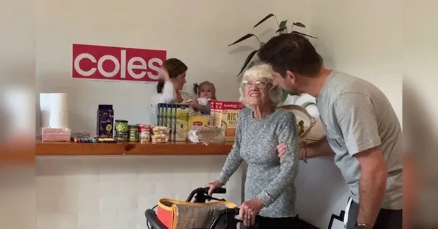 Imagem ilustrativa da notícia Família monta supermercado em casa para vovó com alzheimer fazer compras 