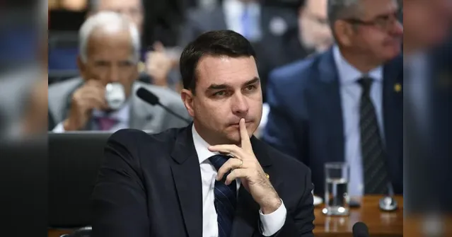 Imagem ilustrativa da notícia "Indícios de crimes graves", diz ministro do STJ sobre Flávio Bolsonaro