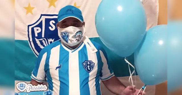 Imagem ilustrativa da notícia Torcedor recebe presente de aniversário do Paysandu após vencer coronavírus. Veja o vídeo!