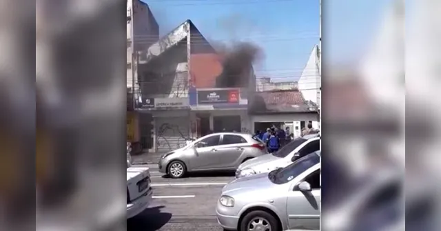 Imagem ilustrativa da notícia Aparelho de ar pega fogo em residência e assusta moradores em Belém