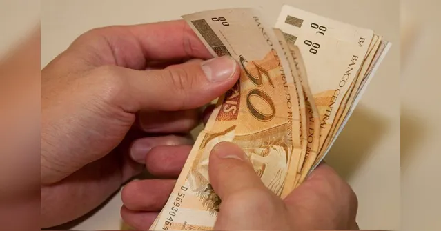 Imagem ilustrativa da notícia Saque de R$ 1.045 do FGTS em junho. Veja quem recebe